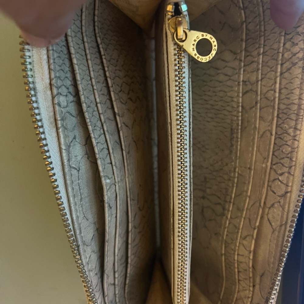 Marc Jacobs Wallet - Picture 3 of 4